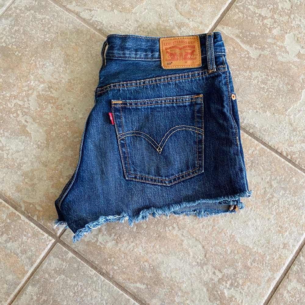Levi’s cut off shorts